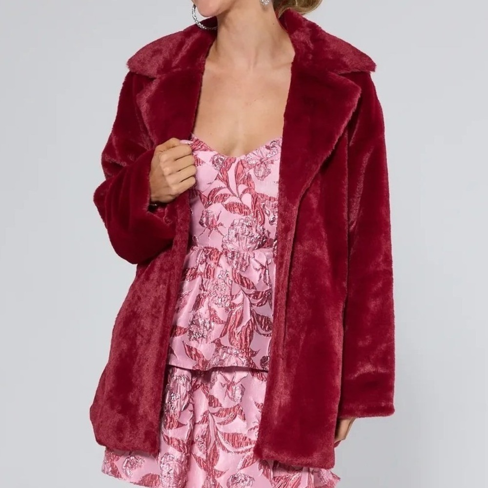 NWOT Avara Faux Fur Jacket Red Open Front Oversized Notched Lapel Plush XS